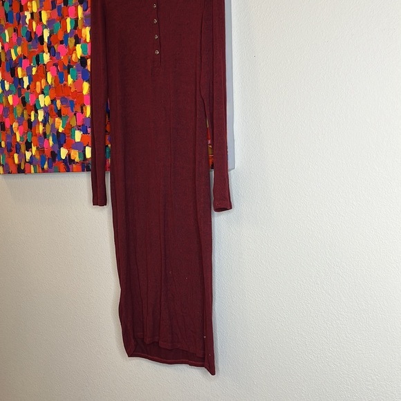 Maroon long sleeve dress - Picture 2 of 2